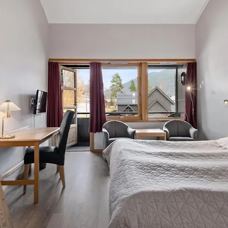 Solstad Gjestegard Hotell 3*